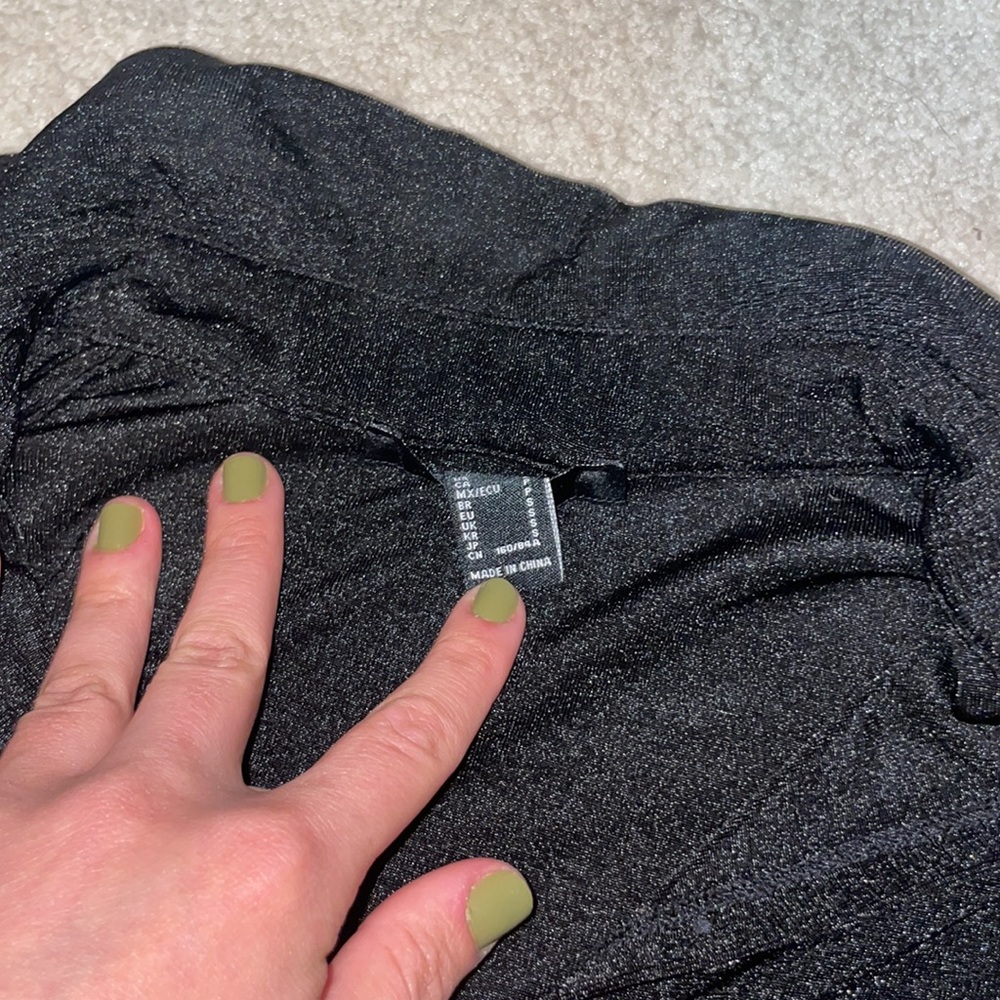 Black sheer cropped button up - Picture 2 of 3